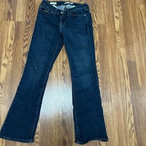 Levi Women Jeans, Dark Wash, Bootcut Size 27, style 715